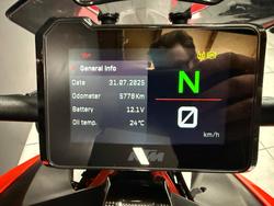 2021 KTM 1290 SUPER DUKE R Orange