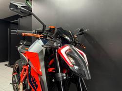 2021 KTM 1290 SUPER DUKE R Orange