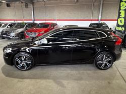 2017 Volvo
V40 T5 R-Design