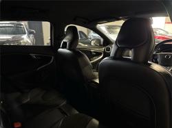 2017 Volvo
V40 T5 R-Design