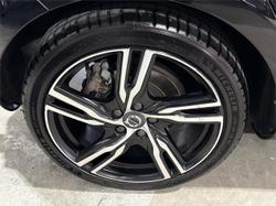 2017 Volvo
V40 T5 R-Design