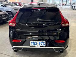 2017 Volvo
V40 T5 R-Design