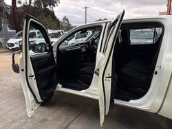 2019 Toyota
Hilux SR