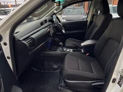 2019 Toyota
Hilux SR