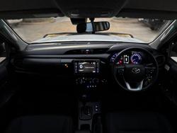 2019 Toyota
Hilux SR
