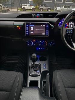 2019 Toyota
Hilux SR