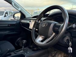 2017 Toyota
Hilux Workmate