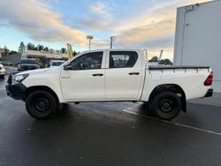 2017 Toyota
Hilux Workmate