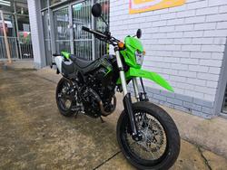 2023 Kawasaki KLX230SM GRAYSTONE/FURNACE ORANGE