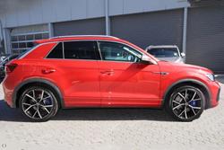2025 Volkswagen
T-Roc R