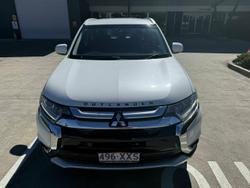 2017 Mitsubishi
Outlander ES