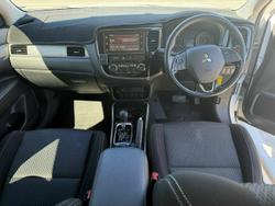 2017 Mitsubishi
Outlander ES