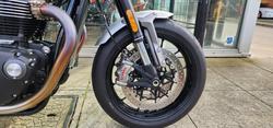 2024 Triumph BONNEVILLE SPEED TWIN 1200 MAROON