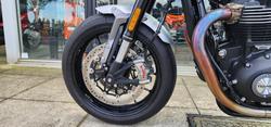 2024 Triumph BONNEVILLE SPEED TWIN 1200 MAROON