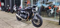 2024 Triumph BONNEVILLE SPEED TWIN 1200 MAROON
