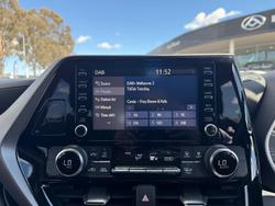 2022 Toyota
                Kluger GX