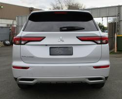 2024 Mitsubishi
                Outlander LS