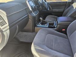 2017 Toyota Landcruiser GXL VDJ200R 4X4 Dual Range Silver Pearl