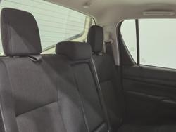 2017 Toyota Hilux SR GGN125R 4X4 Dual Range Glacier White