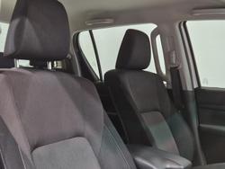 2017 Toyota Hilux SR GGN125R 4X4 Dual Range Glacier White