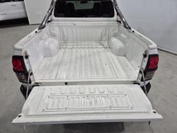 2017 Toyota Hilux SR GGN125R 4X4 Dual Range Glacier White