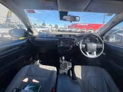 2020 Toyota
Hilux SR