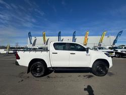 2020 Toyota
Hilux SR