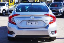 2016 Honda
Civic VTi-LX