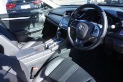 2016 Honda
Civic VTi-LX