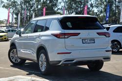 2024 Mitsubishi
Outlander LS