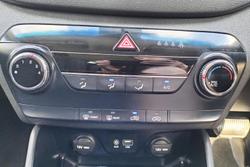 2015 Hyundai
                Tucson Active