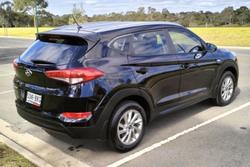 2015 Hyundai
                Tucson Active