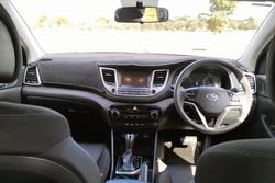 2015 Hyundai
                Tucson Active