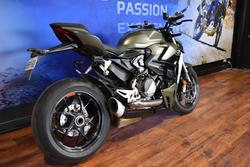 2023 Ducati STREETFIGHTER V2 Green