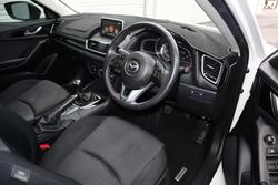 2015 Mazda
3 Maxx