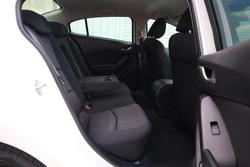 2015 Mazda
3 Maxx