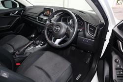 2015 Mazda
3 Maxx