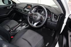 2015 Mazda
3 Maxx
