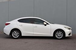 2015 Mazda
3 Maxx
