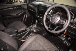 2025 Isuzu D-MAX X-RIDER MY24 4X4 Dual Range Magnetic Red