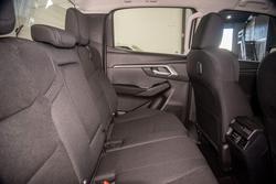 2025 Isuzu
D-MAX LS-M