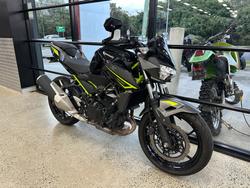 2023 Kawasaki Z400 BLACK