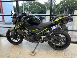 2023 Kawasaki Z400 BLACK