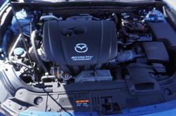 2017 Mazda
3 Maxx