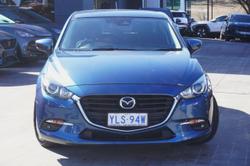 2017 Mazda
3 Maxx
