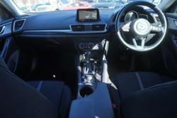 2017 Mazda
3 Maxx