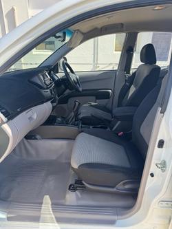 2014 Mitsubishi Triton GLX MN MY15 4X4 Dual Range White