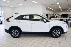2024 Mitsubishi
Eclipse Cross ES