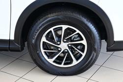 2024 Mitsubishi
Eclipse Cross ES