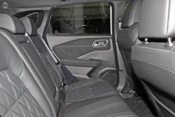 2025 Nissan QASHQAI Ti-L J12 MY25 Pearl White with Onyx Black Roof